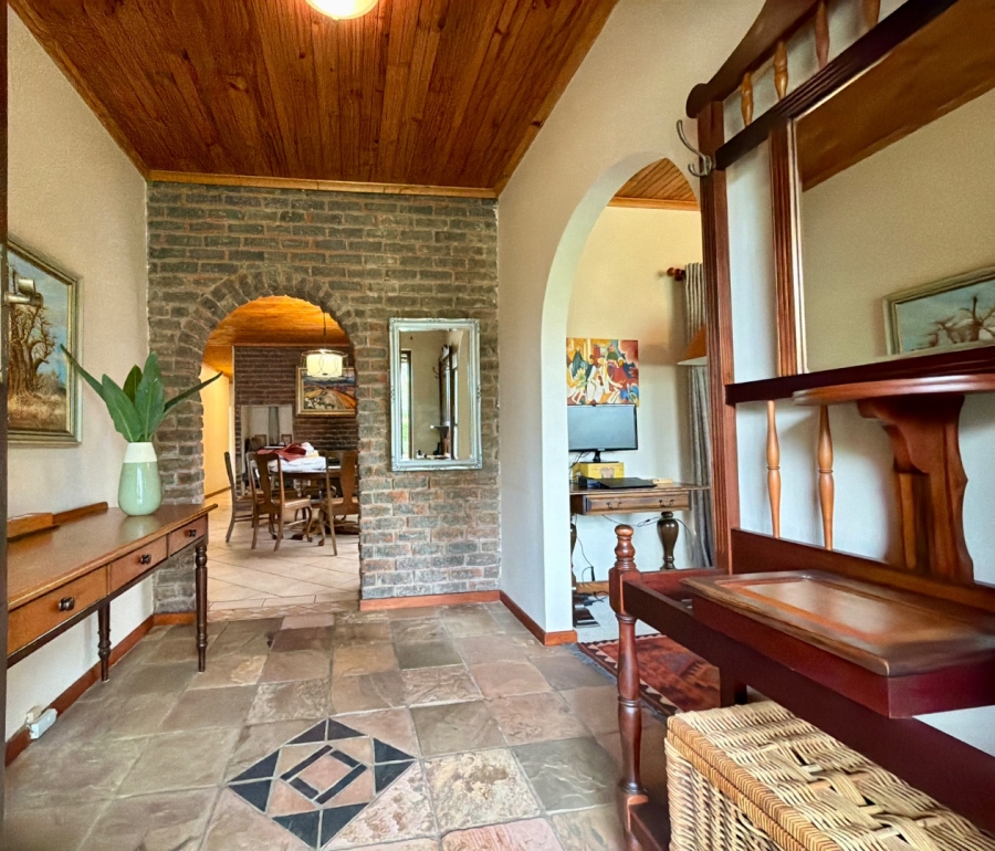 4 Bedroom Property for Sale in Loerie Park Western Cape